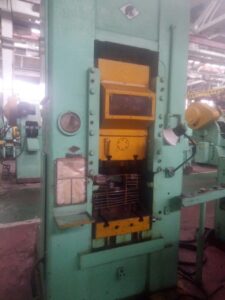 ナックルジョイントプレス Barnaul K8336 - 400 トン ID: 75147