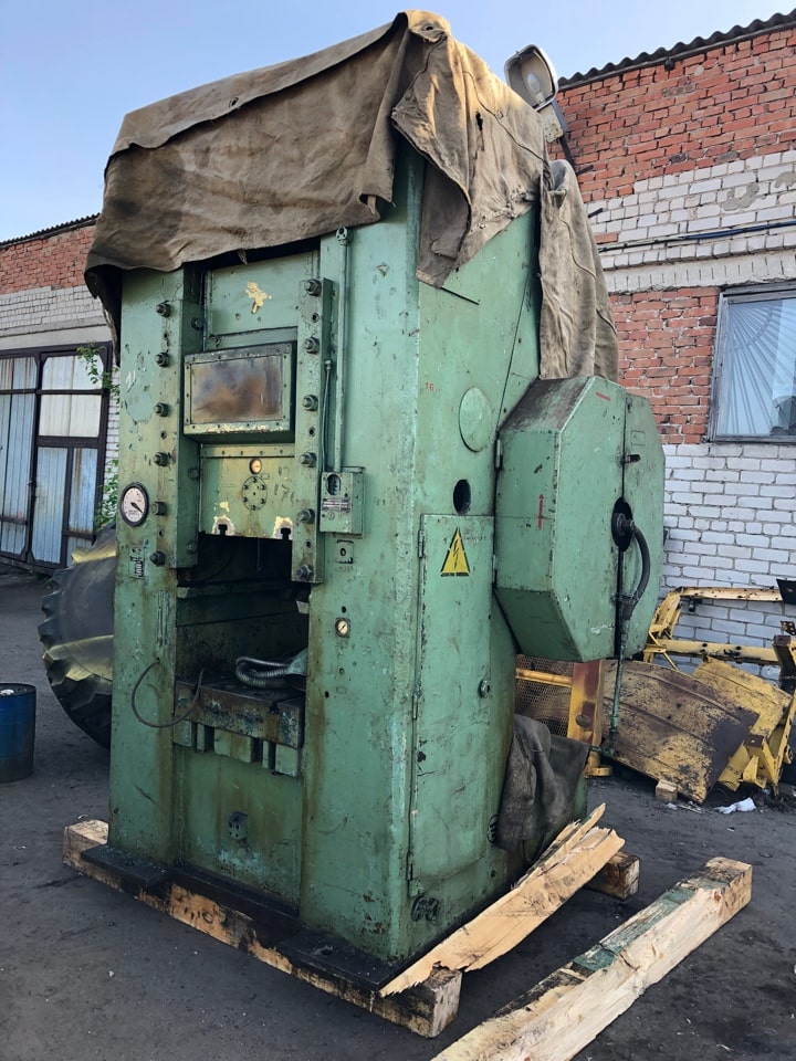 ナックルジョイントプレス Barnaul K8338 - 630 トン