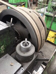 トリミングプレス TMP Voronezh KB2536 - 400 トン (写真 1)