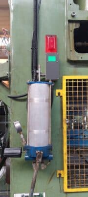 スタンピングプレス Schuler P2E2S 315/1.25 - 315 トン (写真 13)