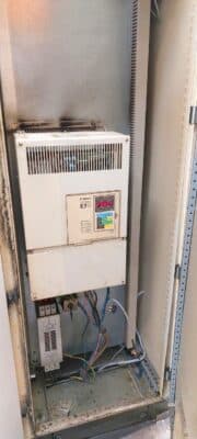 スタンピングプレス Schuler P2E2S 315/1.25 - 315 トン (写真 17)