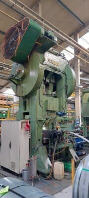 スタンピングプレス Schuler P2E2S 315/1.25 - 315 トン (写真 1)