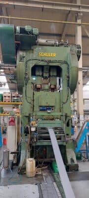 スタンピングプレス Schuler P2E2S 315/1.25 - 315 トン (写真 5)