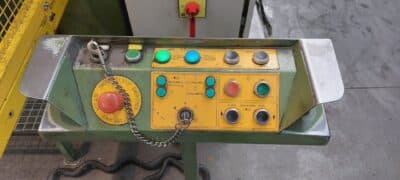 スタンピングプレス Schuler P2E2S 315/1.25 - 315 トン (写真 8)