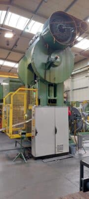 スタンピングプレス Schuler P2E2S 315/1.25 - 315 トン (写真 18)