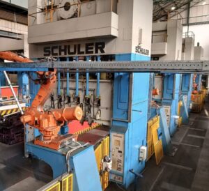 プレスライン Schuler G2 - 3800 トン (写真 8)