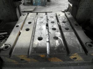 トリミングプレス TMP Voronezh KB9534 - 250 トン (写真 1)