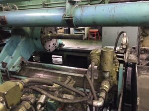 押出プレス UBE 800 MT - 800 トン (写真 11)