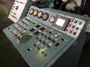 押出プレス UBE 800 MT - 800 トン (写真 1)