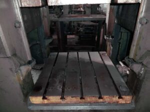 トリミングプレス TMP Voronezh KB9534 - 250 トン (写真 1)