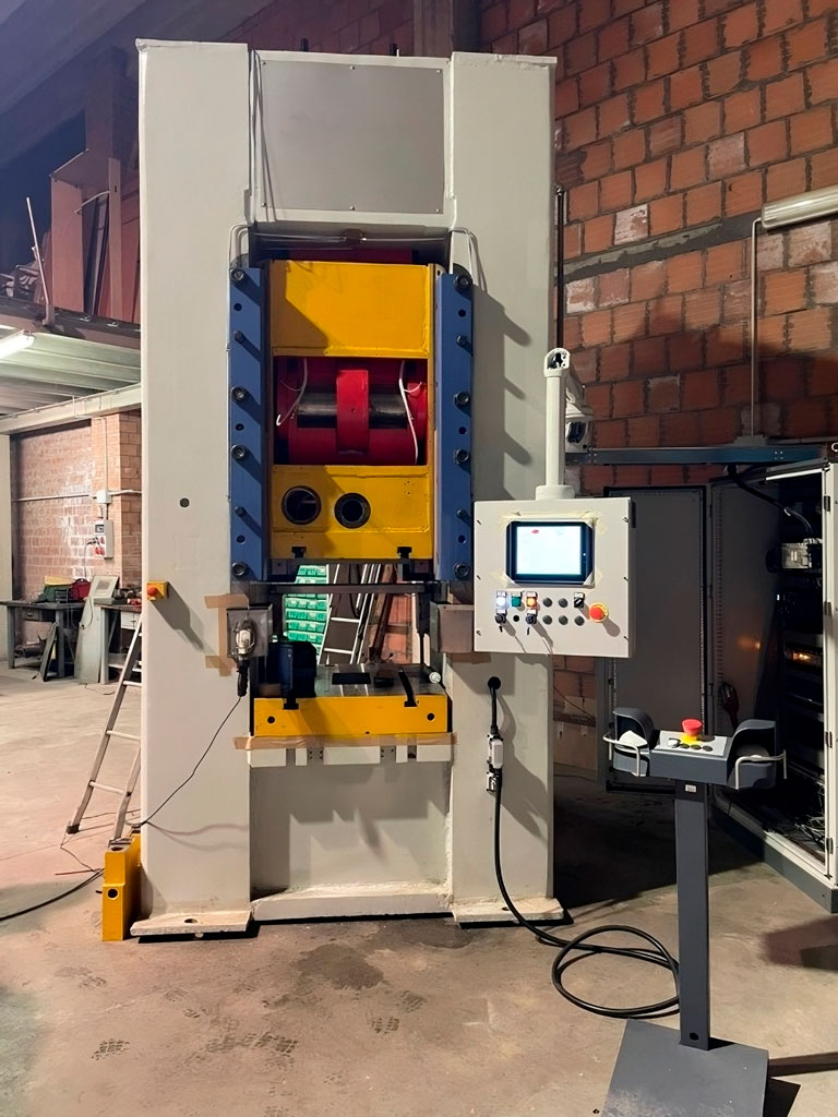 ナックルジョイントプレス Barnaul K8340 - 1000 トン