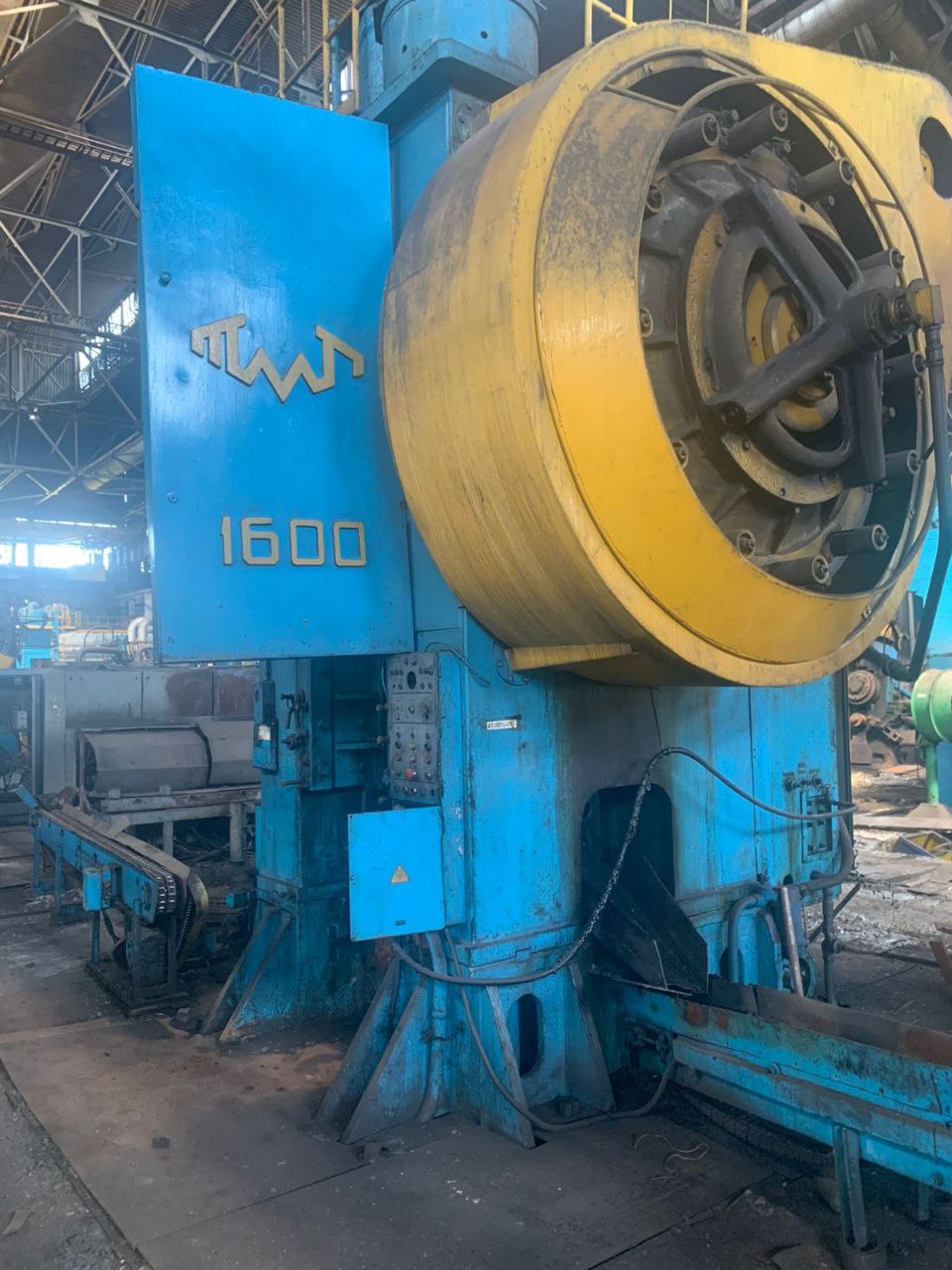 熱間鍛造プレス TMP Voronezh K04.038.842 - 1600 トン