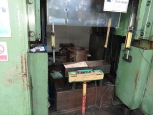 冷間鍛造プレス Wilkins & Mitchell S1-1250-42-48 - 1250 トン (写真 1)