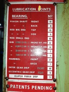 冷間鍛造プレス Wilkins & Mitchell S1-1250-42-48 - 1250 トン (写真 4)