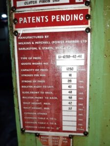 冷間鍛造プレス Wilkins & Mitchell S1-1250-42-48 - 1250 トン (写真 8)