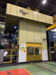 プレス機 Muller Weingarten VK 2000 - 2000 トン ID: 76150