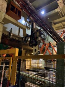 プレス機 Muller Weingarten VK 2000 - 2000 トン (写真 2)