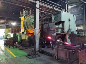 熱間鍛造プレス TMP Voronezh KB8042 - 1600 トン (写真 2)