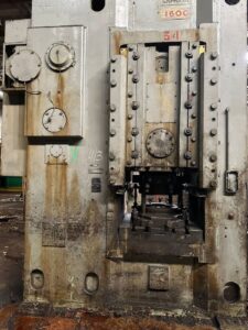 ナックルジョイントプレス Barnaul KB8342 B - 1600 トン (写真 2)