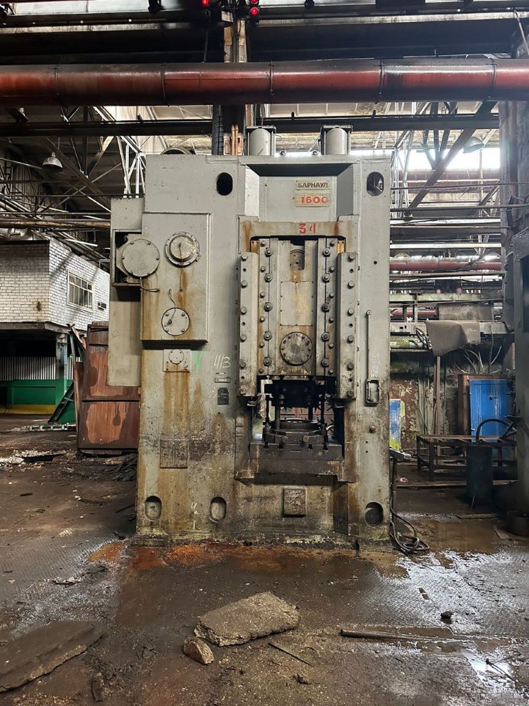 ナックルジョイントプレス Barnaul KB8342 B - 1600 トン