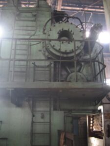 ナックルジョイントプレス TMP Voronezh KB8044 - 2500 トン (写真 1)