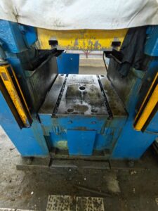 ナックルジョイントプレス Barnaul K8340 - 1000 トン (写真 2)