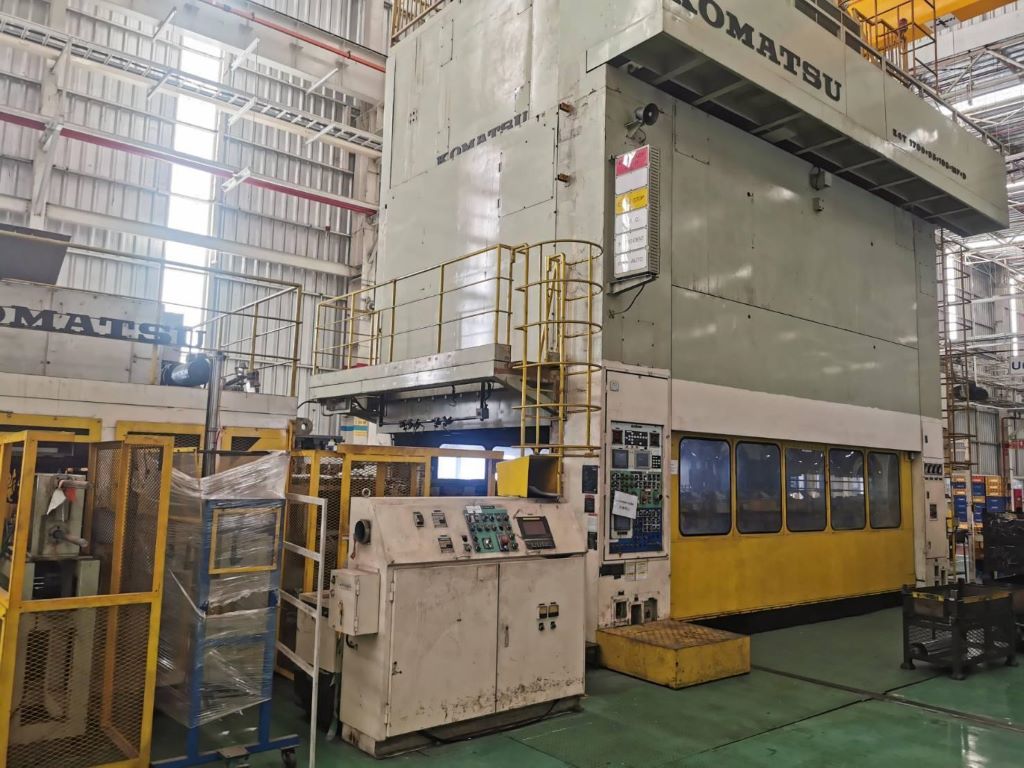 プレス機 Komatsu E4T1700 - 1700 トン