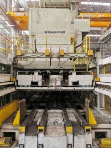 プレス機 Komatsu E4T1700 - 1700 トン (写真 1)