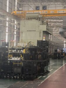 プレス機 Komatsu E4T1700 - 1700 トン (写真 4)