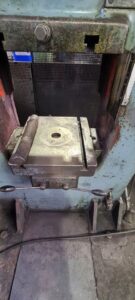 ねじプレス Weingarten PS 125 - 110 トン (写真 1)