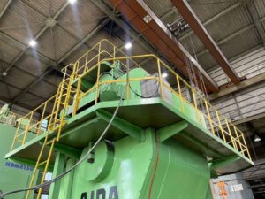 冷間鍛造プレス Aida PK-200 - 2000 トン (写真 3)