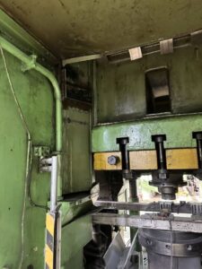 冷間鍛造プレス Aida PK-200 - 2000 トン (写真 9)