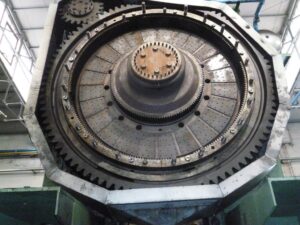 熱間鍛造プレス Smeral LZK 4000 B - 4000 トン (写真 2)