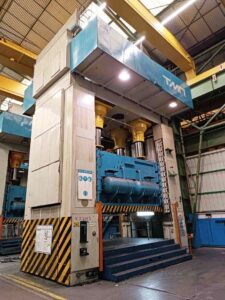 プレス機 TMP Voronezh KB4043 - 2000 トン (写真 8)