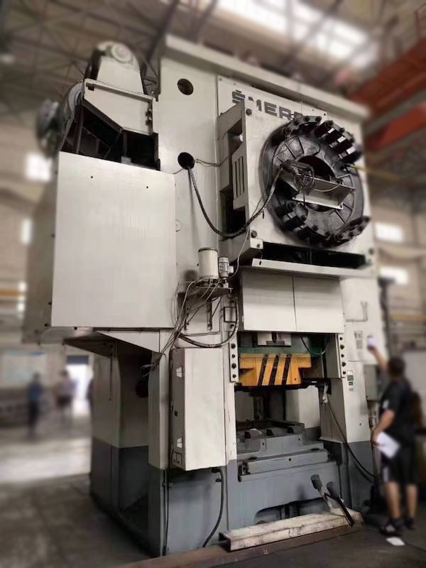 熱間鍛造プレス Smeral LMZ 2500 - 2500 トン