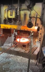 トリミングプレス Kurimoto S2-1200 - 1200 トン (写真 8)