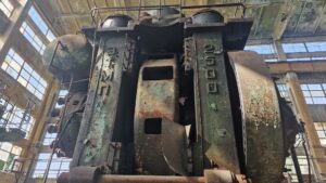 熱間鍛造プレス TMP Voronezh K8544 - 2500 トン (写真 1)