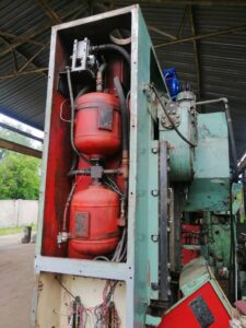 ナックルジョイントプレス Barnaul KB8338 - 630 トン (写真 3)