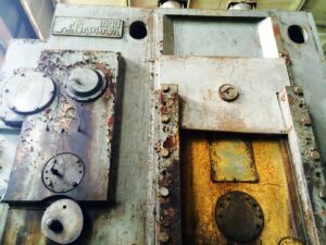 ナックルジョイントプレス Barnaul KB8342 - 1600 トン (写真 3)