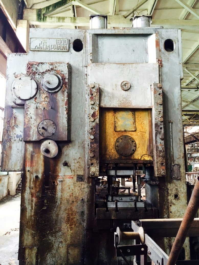 ナックルジョイントプレス Barnaul KB8342 - 1600 トン