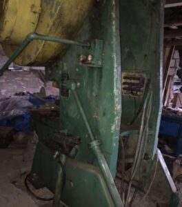 機械プレス KE2330 - 100 トン (写真 2)