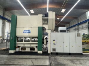 プレス機 Kaiser KSTU 3150 - 315 トン (写真 1)