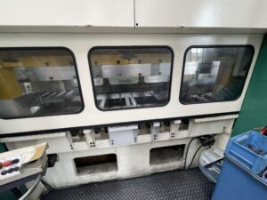 プレス機 Kaiser KSTU 3150 - 315 トン (写真 11)