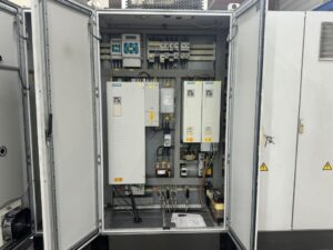 プレス機 Kaiser KSTU 3150 - 315 トン (写真 16)