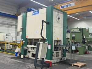 プレス機 Kaiser KSTU 3150 - 315 トン (写真 22)
