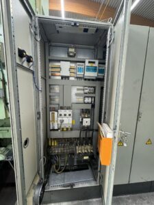 プレス機 Kaiser KSTU 5000 - 500 トン (写真 16)