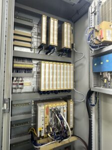 プレス機 Kaiser KSTU 5000 - 500 トン (写真 22)