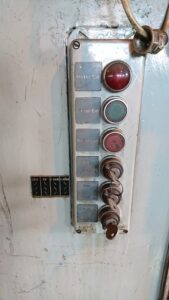 ねじプレス Schuler PF 140/450 - 130 トン (写真 2)