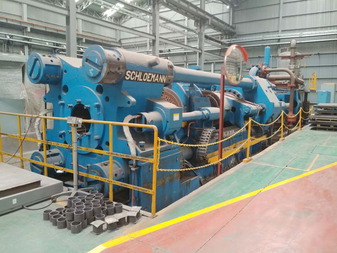 押出プレス Schloemann Titanium 4000 MT - 4000 トン