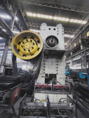 熱間鍛造プレス NKMZ Kramatorsk 6300 - 6300 トン (写真 4)